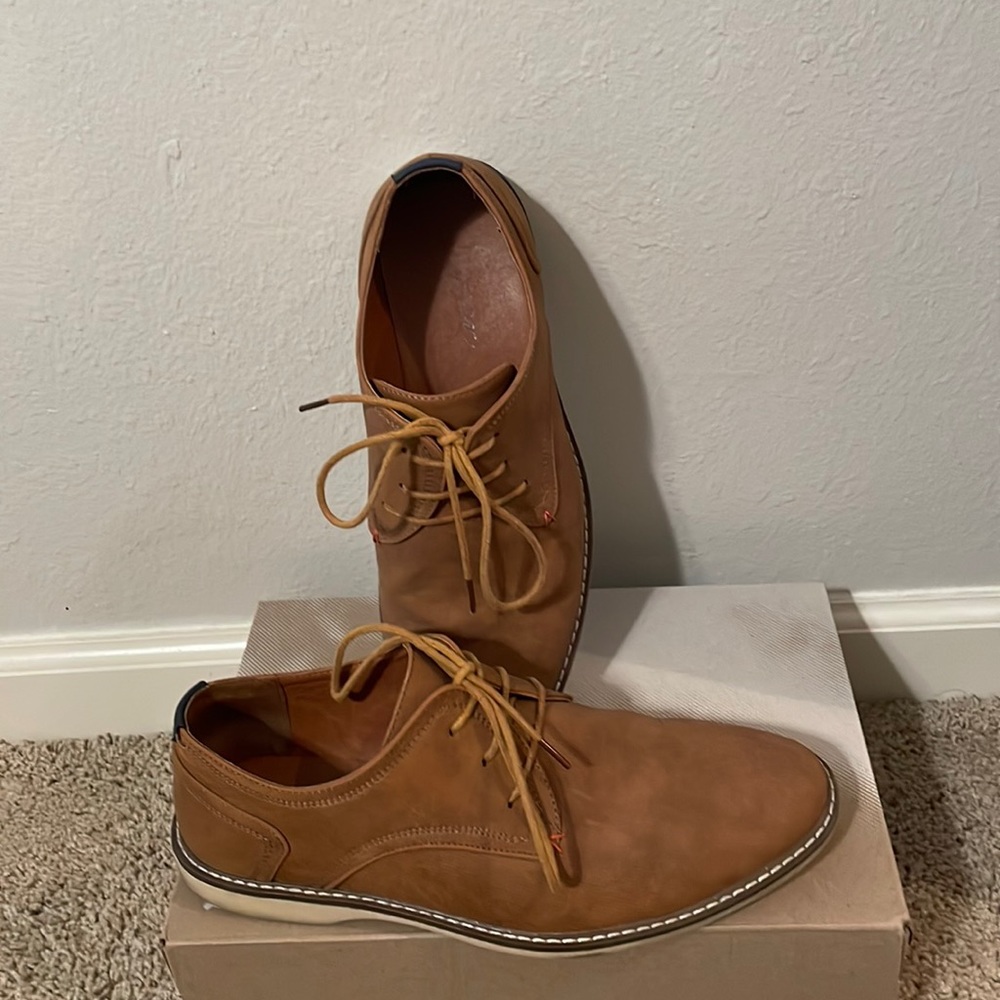 Jousen Milan men’s dress shoe. Size 9.